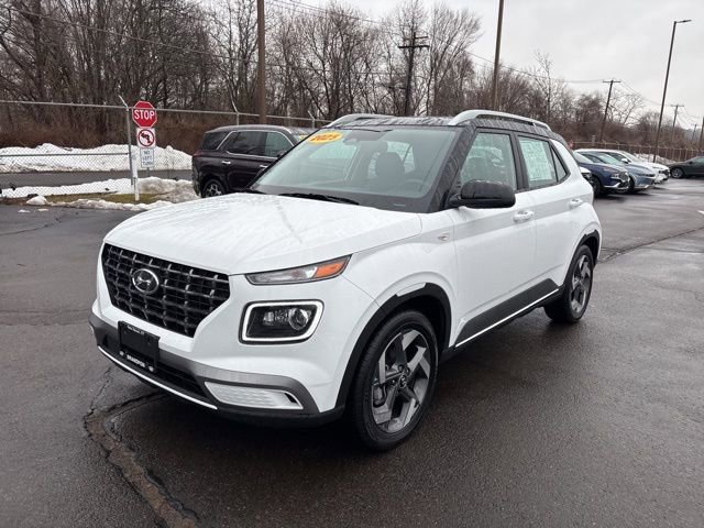Certified 2025 Hyundai Venue Limited image 3