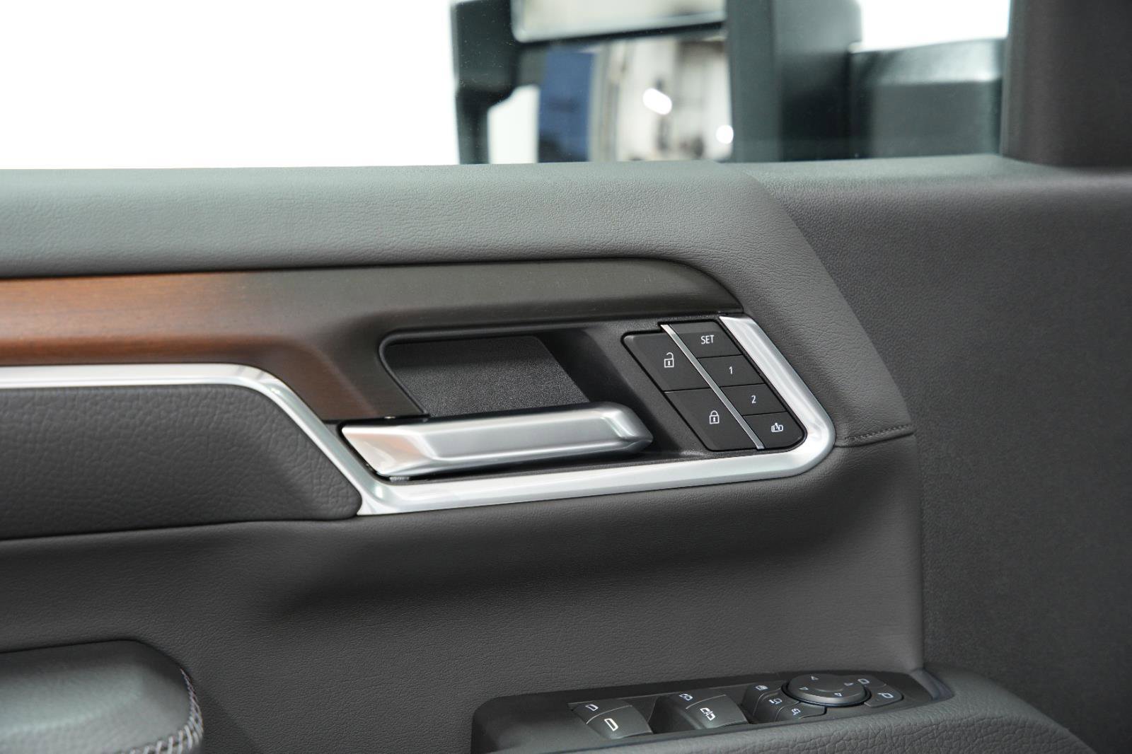 New 2025 GMC Sierra 2500 Denali w/ Denali Reserve Package image 25