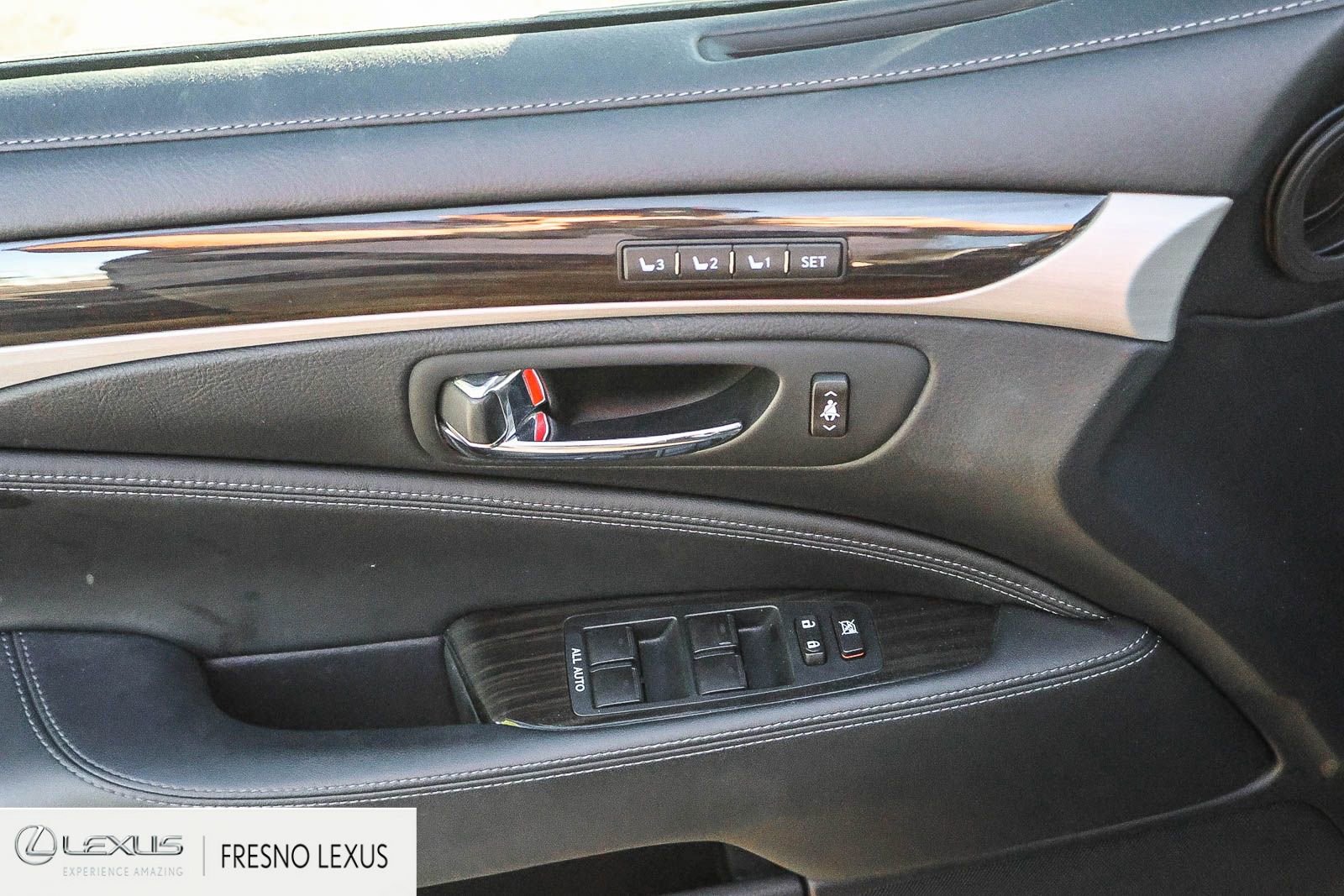 Used 2014 Lexus LS 460 w/ Comfort Package image 21