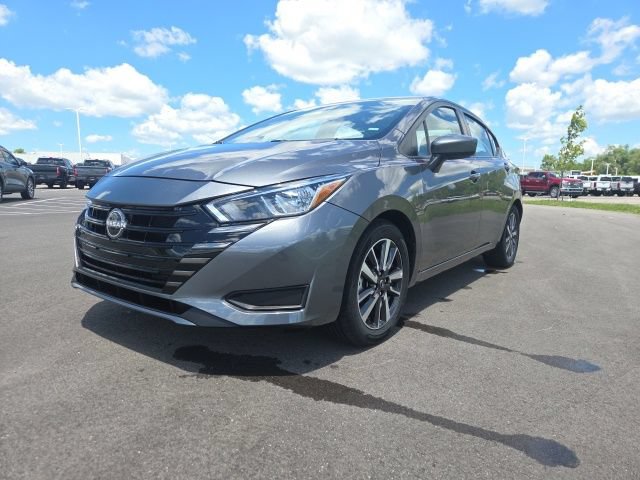 Used 2024 Nissan Versa SV FWD image 2