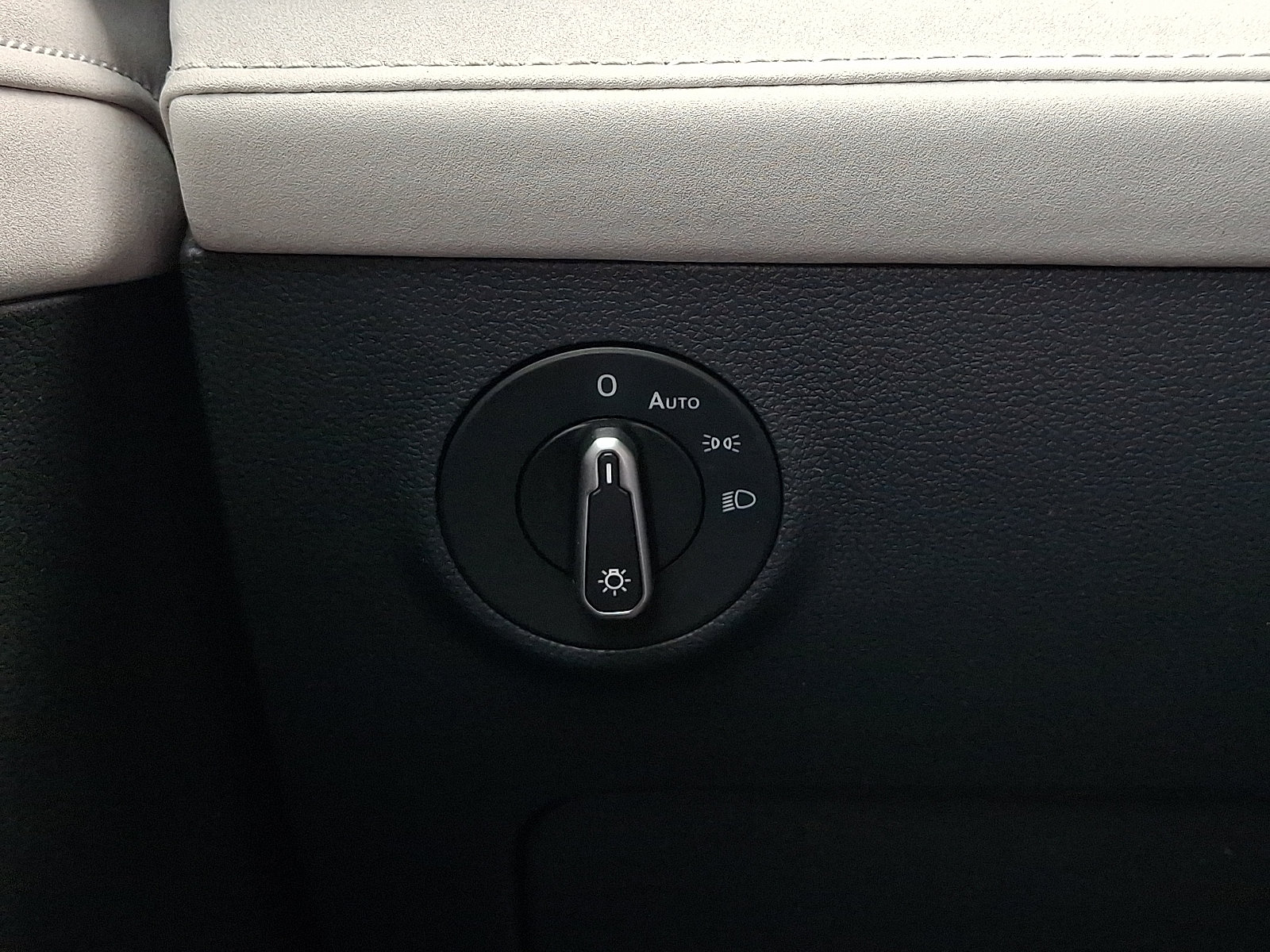 New 2026 Volkswagen Taos SE AWD/4WD image 16