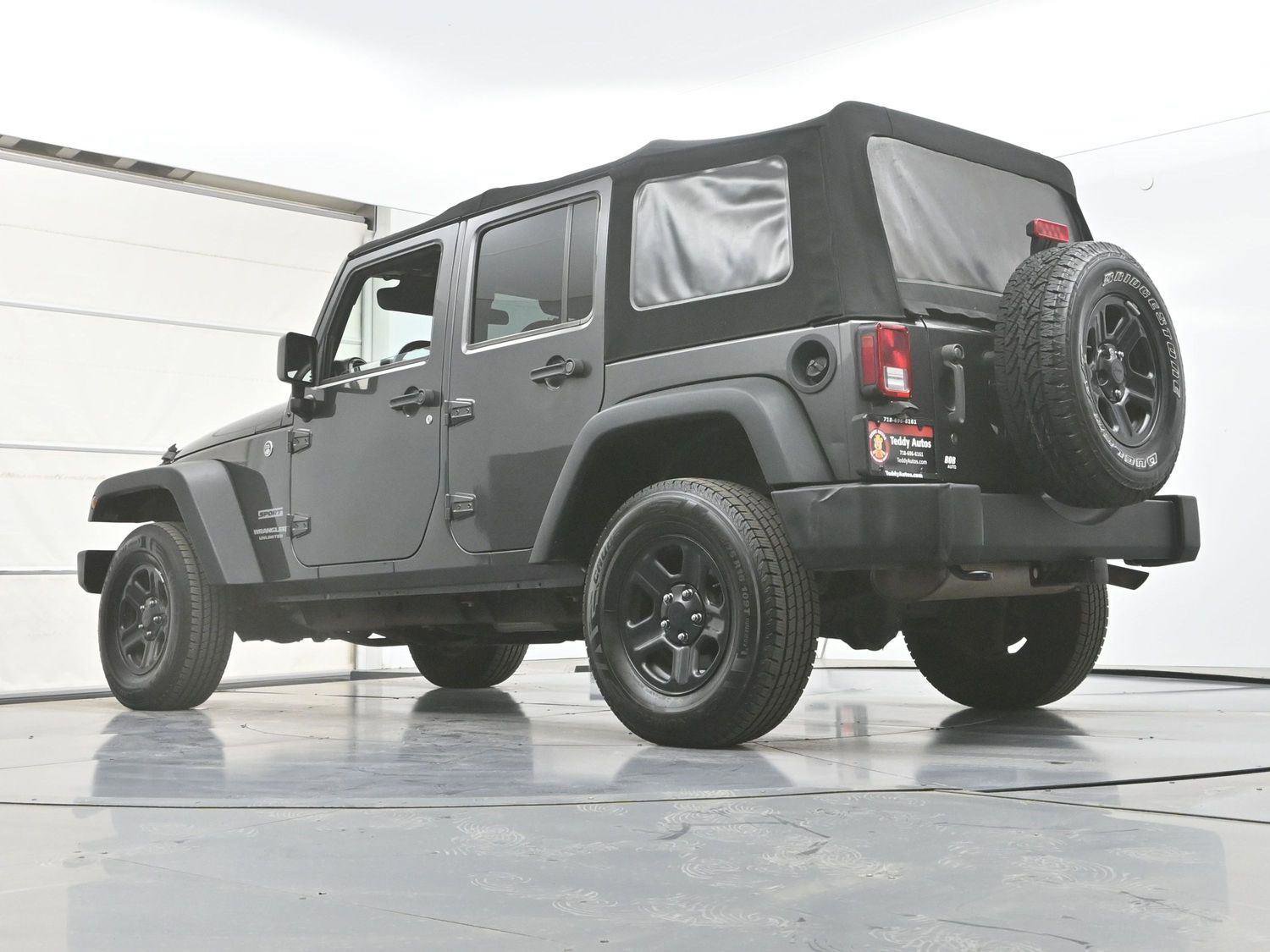 Used 2017 Jeep Wrangler Unlimited Sport w/ Connectivity Group AWD/4WD image 27