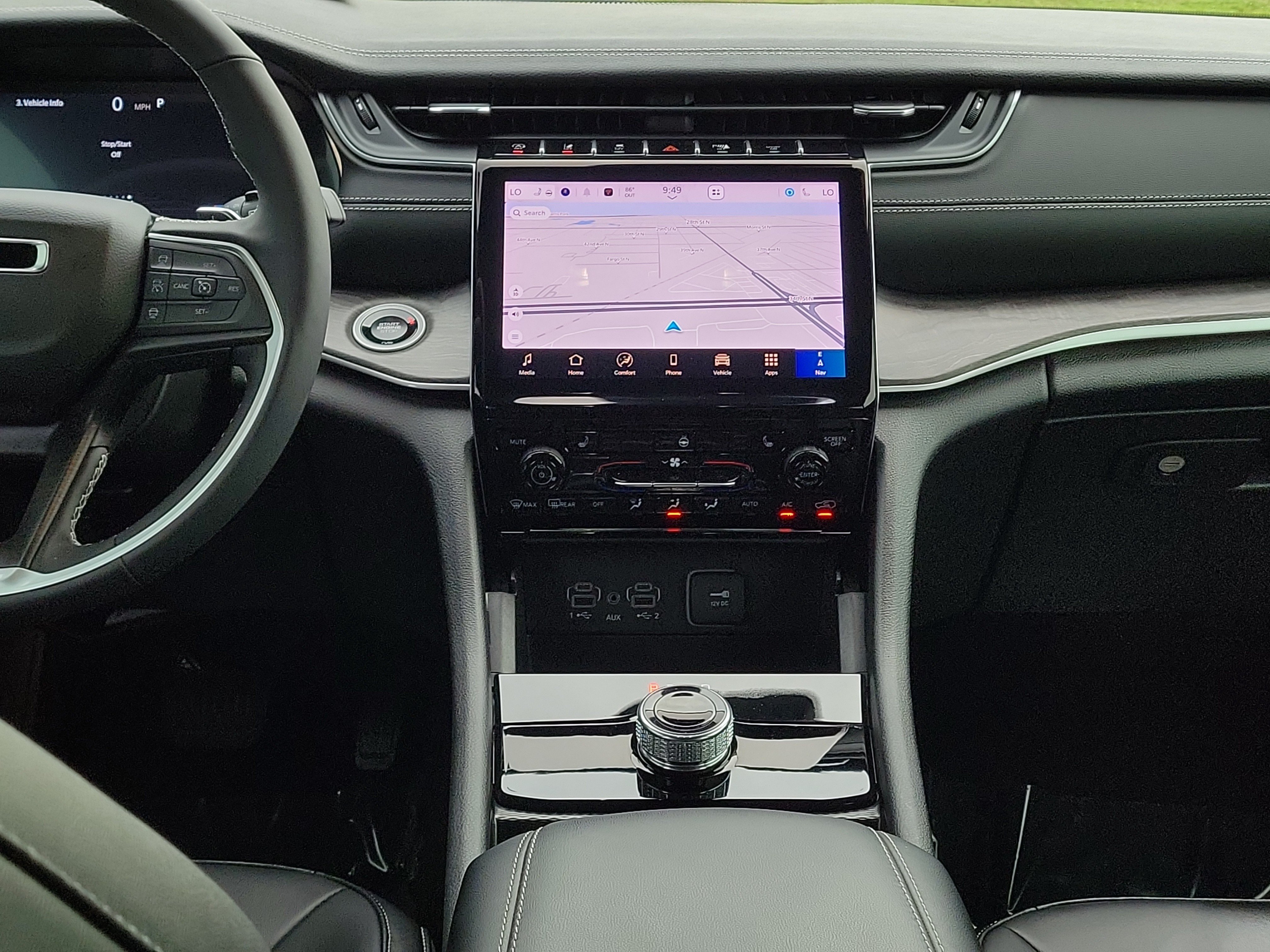 Used 2025 Jeep Grand Cherokee Limited RWD image 17