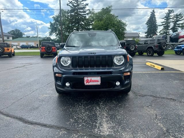 Used 2022 Jeep Renegade Altitude w/ Convenience Group AWD/4WD image 2