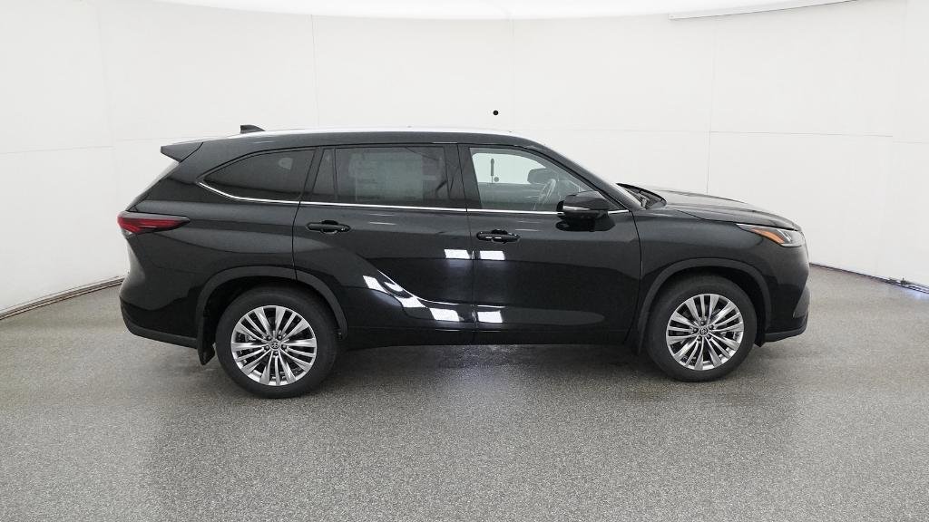 New 2026 Toyota Highlander Platinum AWD/4WD image 5