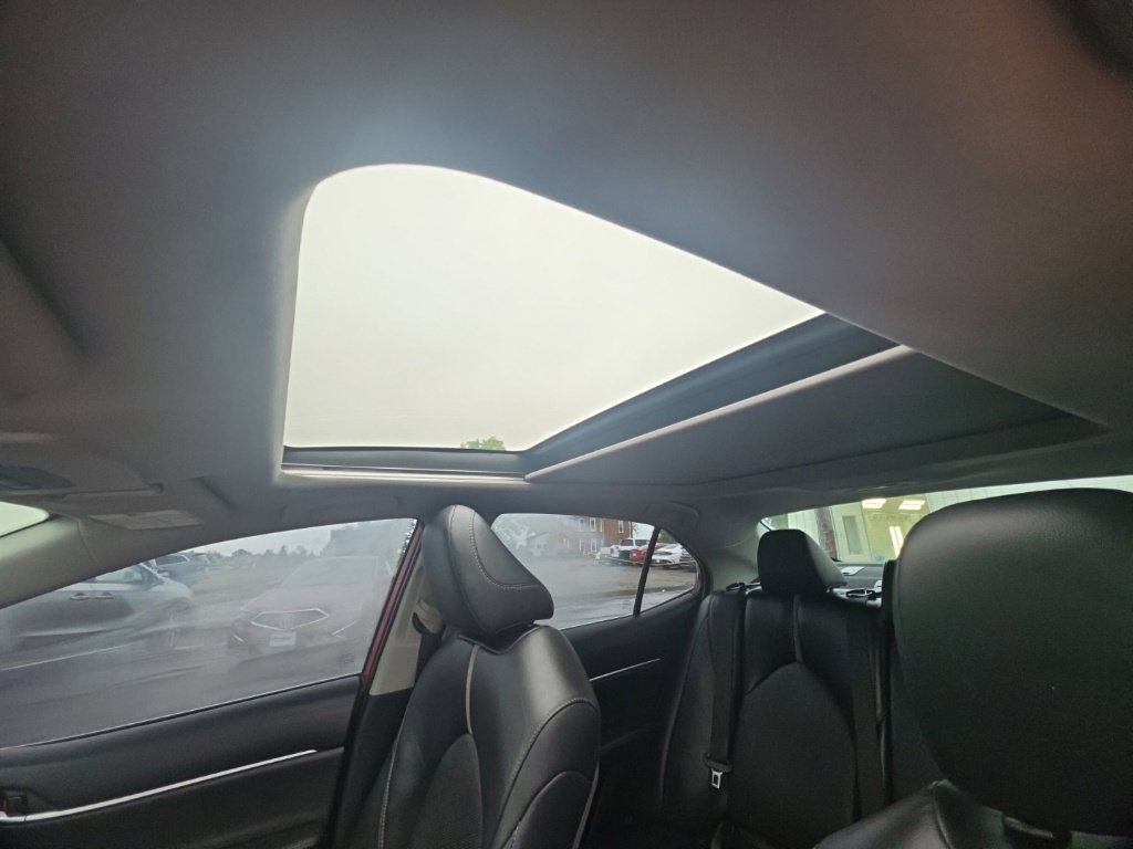 Used 2019 Toyota Camry XSE FWD image 15