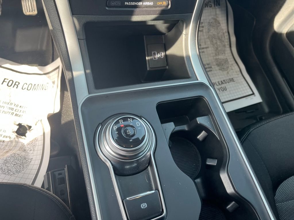 Used 2024 Ford Edge SE w/ Black Appearance Package image 15