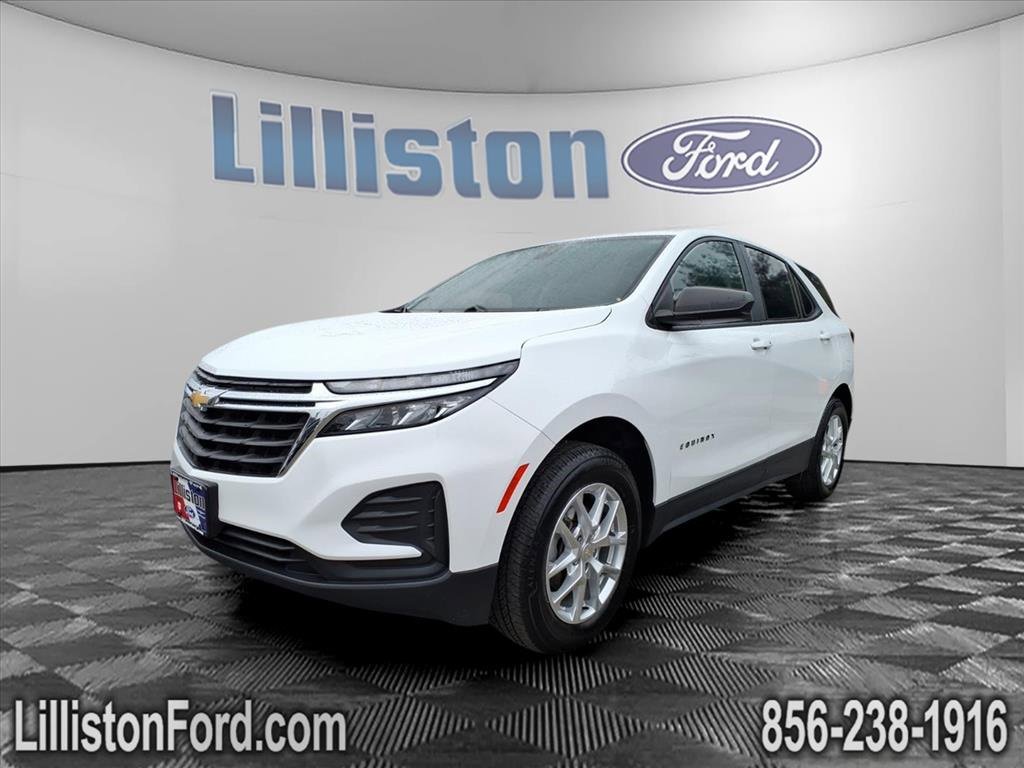Used 2022 Chevrolet Equinox LS w/ LS Convenience Package image 3