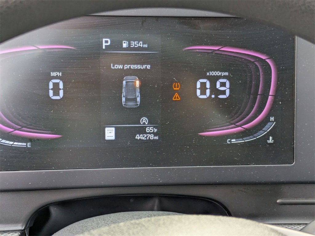 Used 2024 Kia Sportage LX image 19