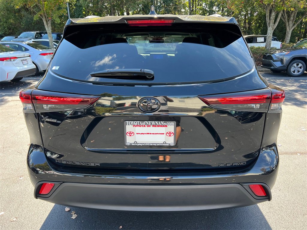 New 2026 Toyota Highlander XLE image 4
