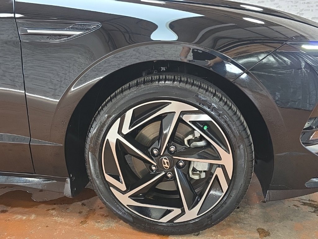 Certified 2024 Hyundai Sonata SEL w/ Convenience Package image 11