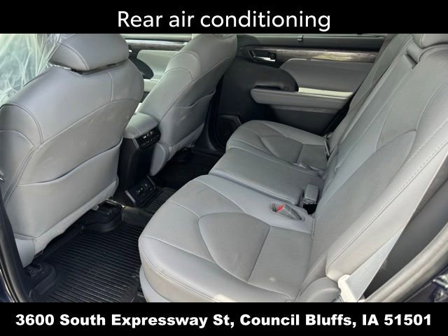 Used 2020 Toyota Highlander Limited w/ Protection Package #3 AWD/4WD image 14