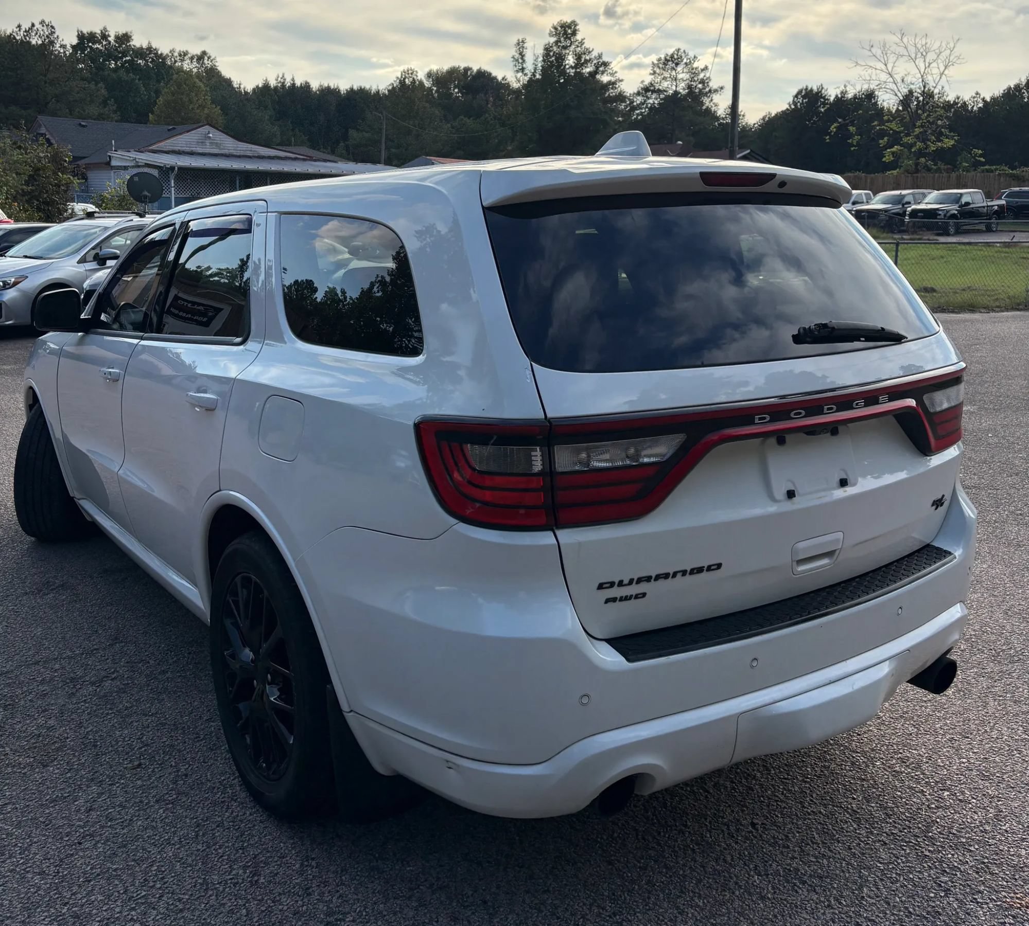 Used 2016 Dodge Durango R/T w/ Blacktop Package AWD/4WD image 4