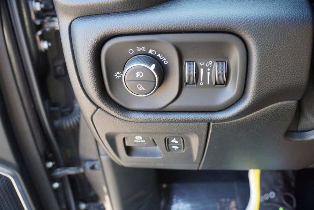Certified 2019 RAM 1500 Laramie w/ Sport Appearance Package AWD/4WD image 23
