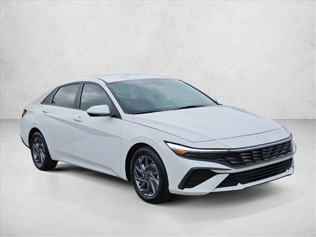 Certified 2024 Hyundai Elantra SEL image 3