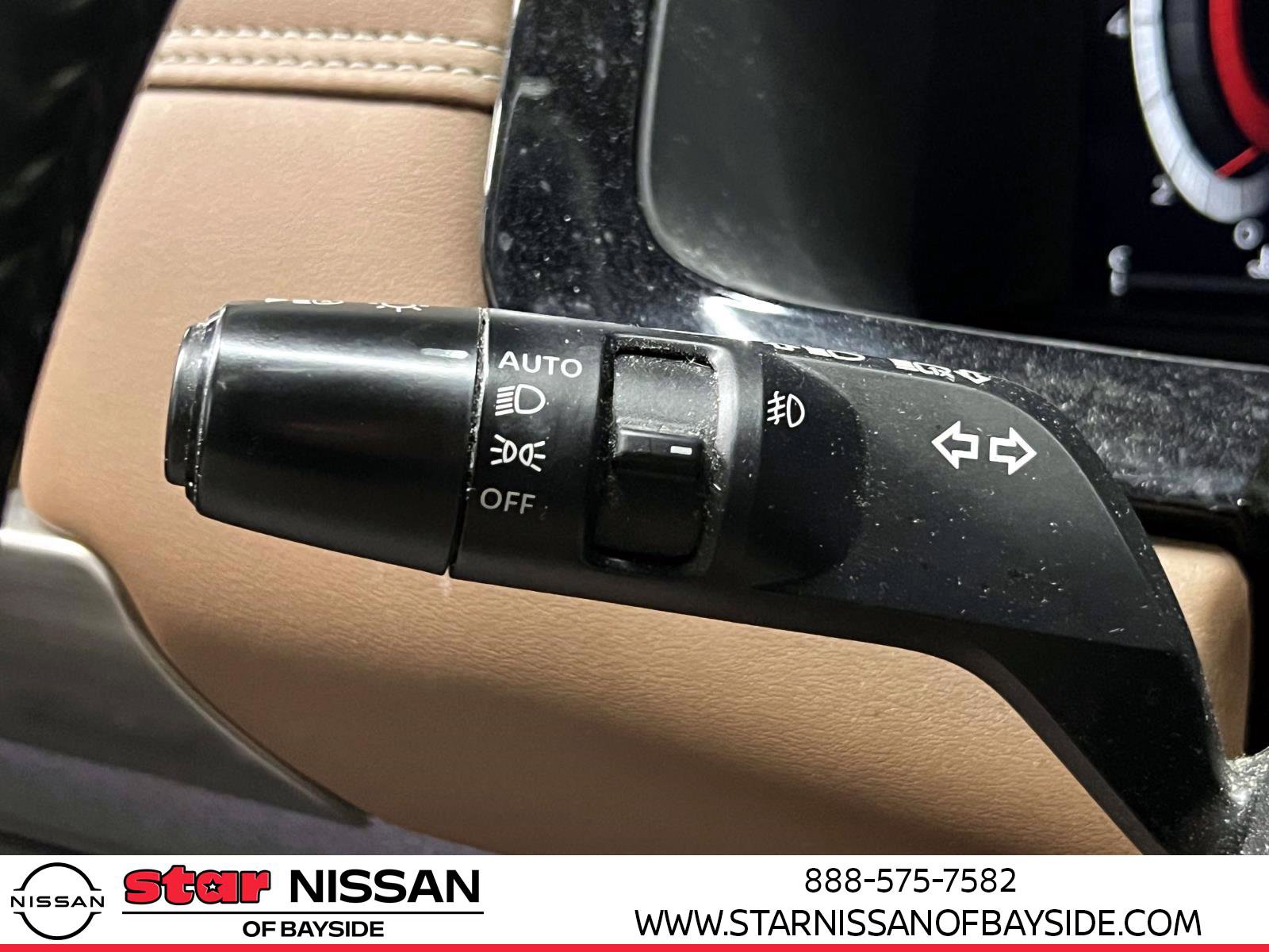 Used 2024 Nissan Pathfinder Platinum w/ Cargo Package image 20