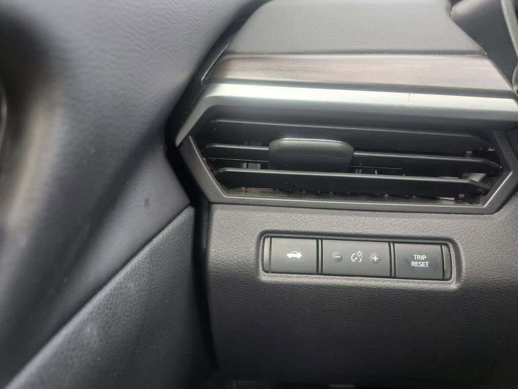 Used 2025 Nissan Altima 2.5 SV image 15