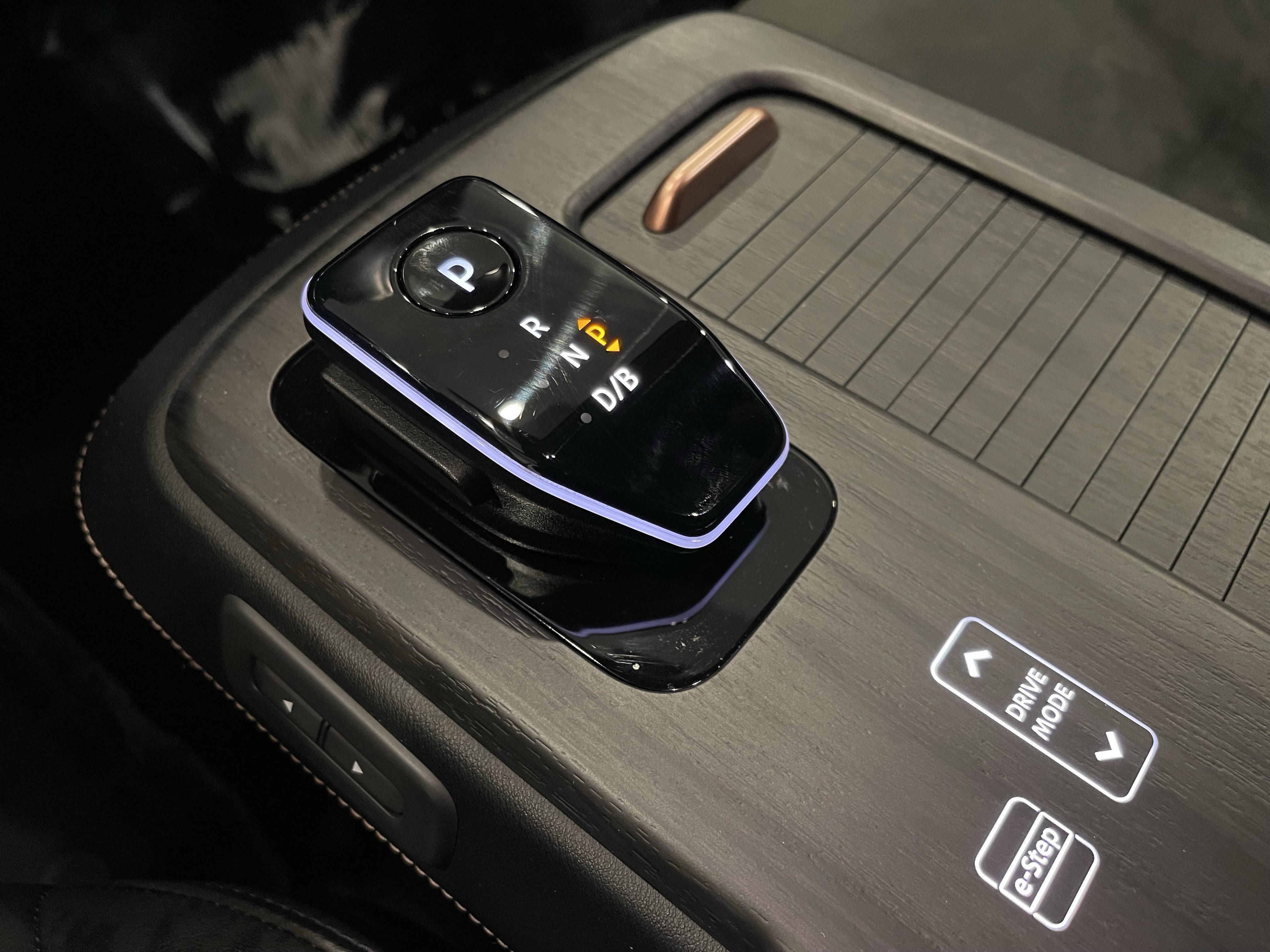 Used 2023 Nissan Ariya AWD image 19