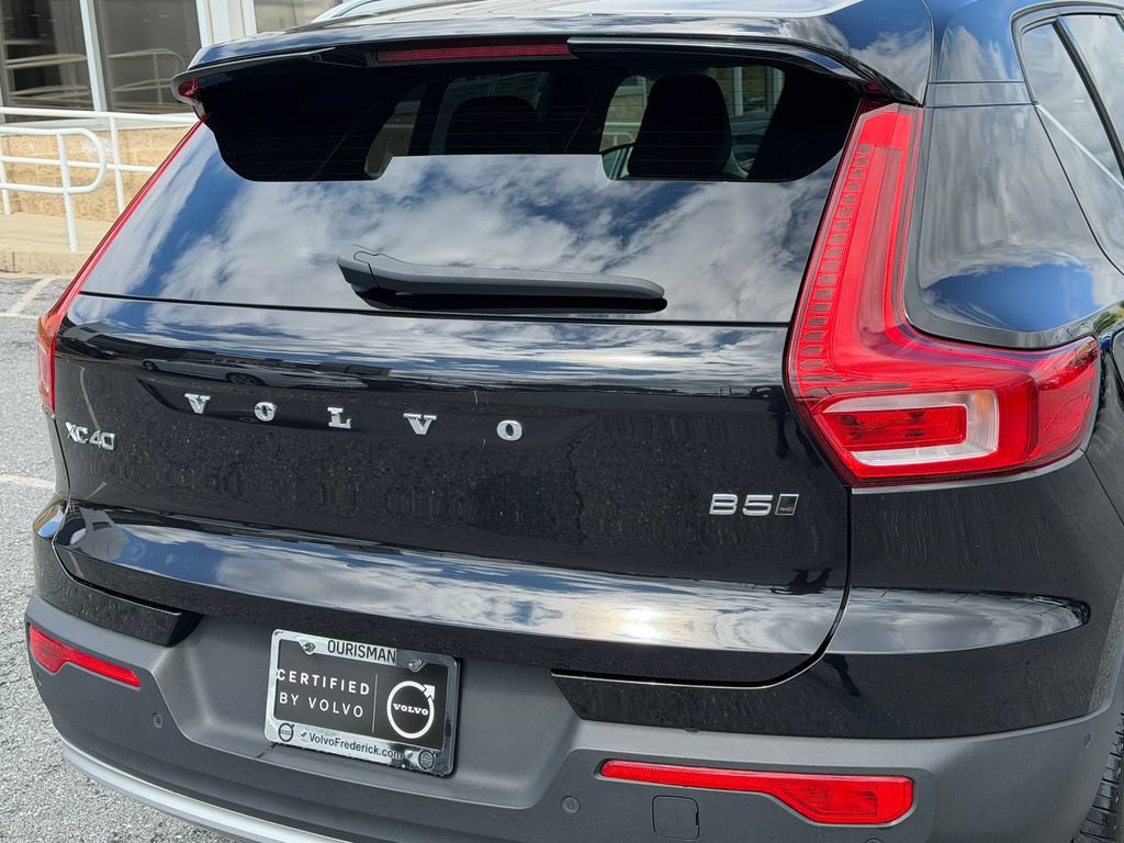 Certified 2023 Volvo XC40 B5 Plus w/ Driver Assist Package AWD/4WD image 11