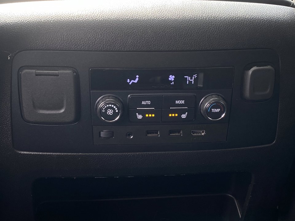 Used 2018 Chevrolet Tahoe Premier image 19