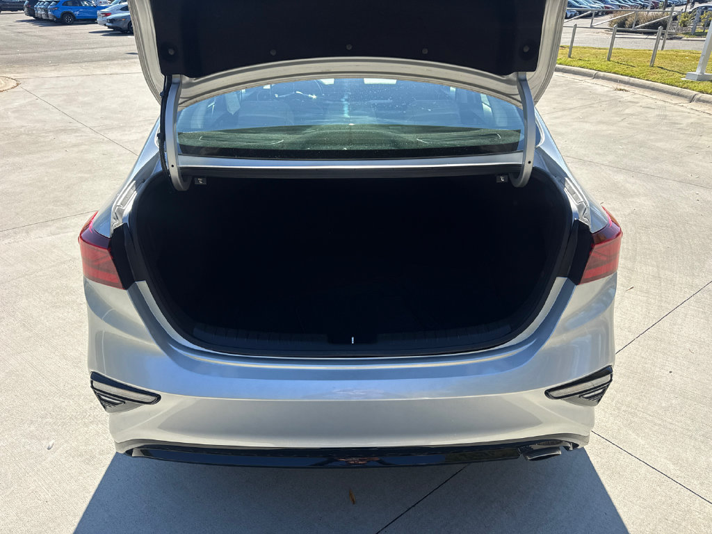 Used 2020 Kia Forte LXS FWD image 32