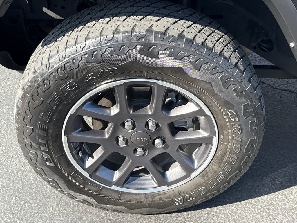 Used 2022 Jeep Gladiator Sport image 5
