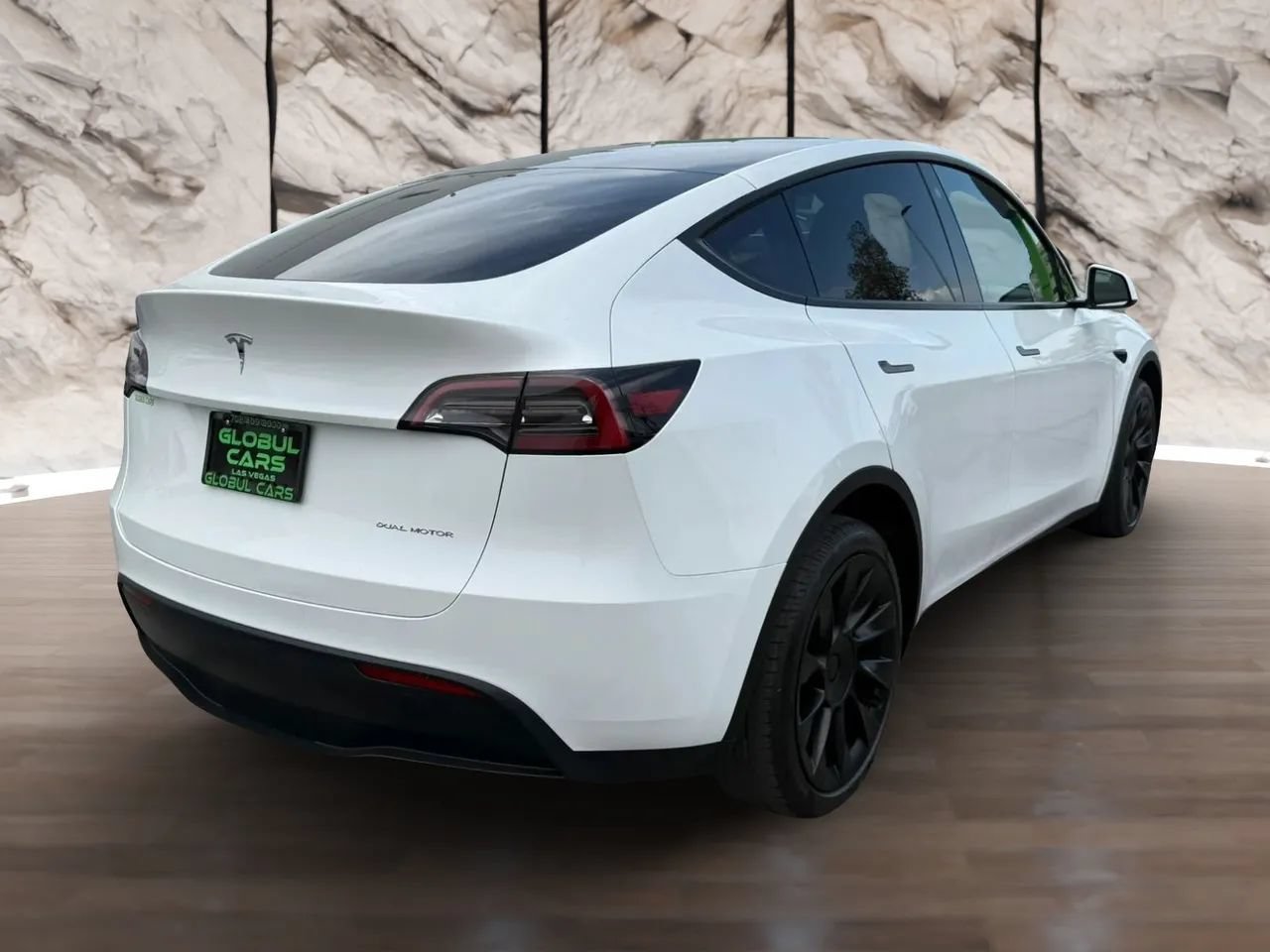 Used 2023 Tesla Model Y Long Range AWD/4WD image 5