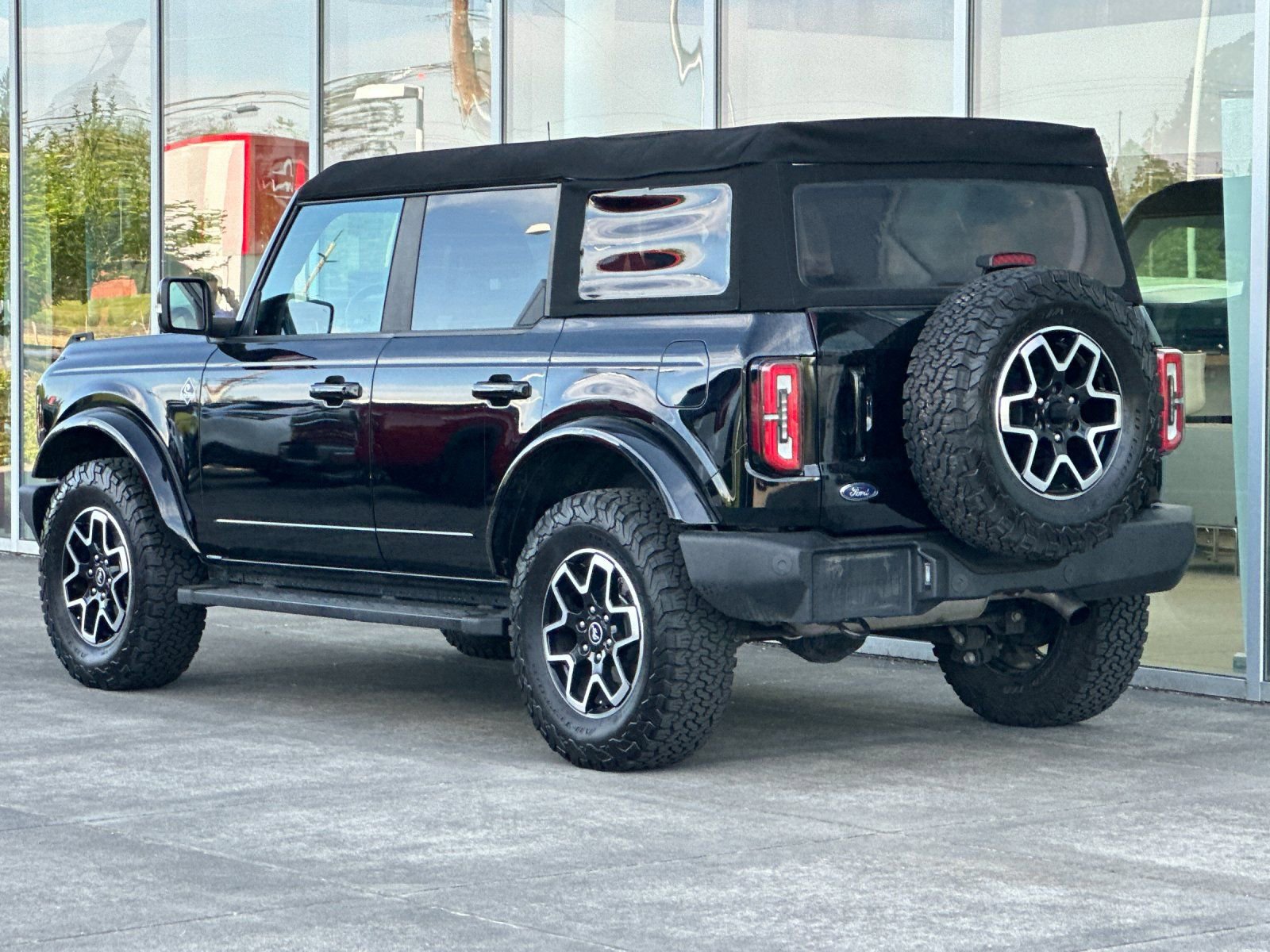 Used 2023 Ford Bronco Outer Banks AWD/4WD image 5