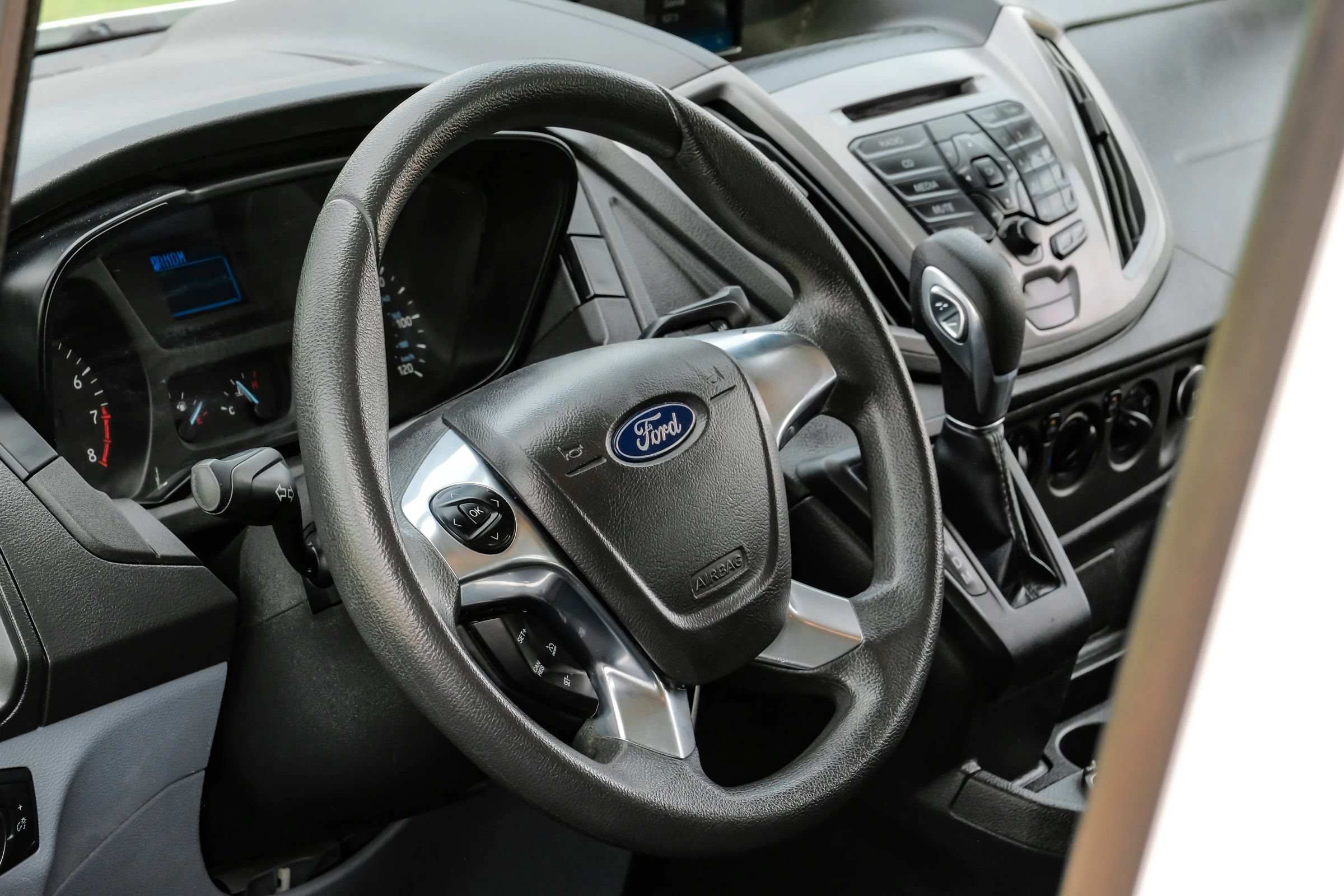 Used 2018 Ford Transit 350 XLT RWD image 16