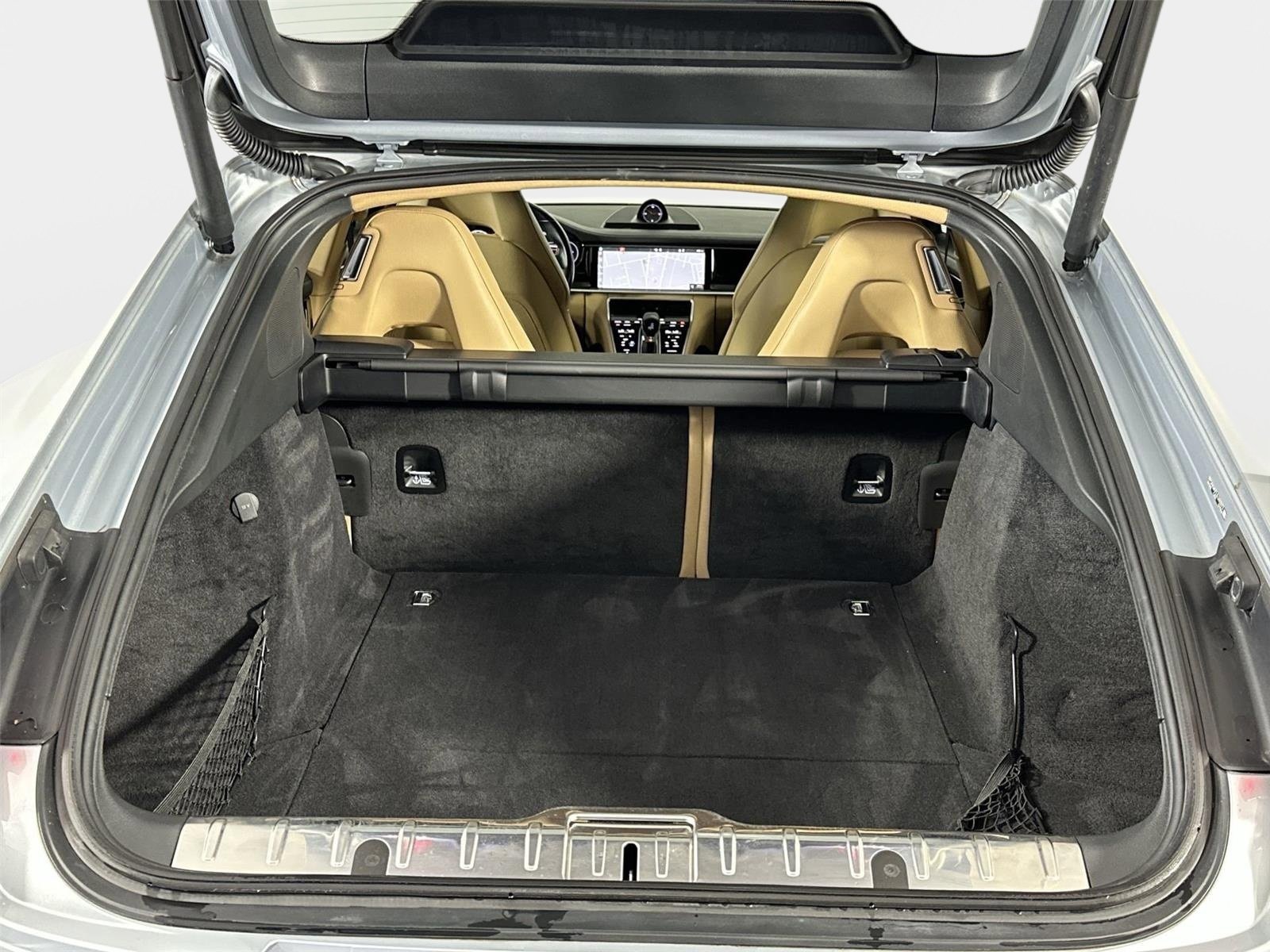 Used 2018 Porsche Panamera 4 image 25