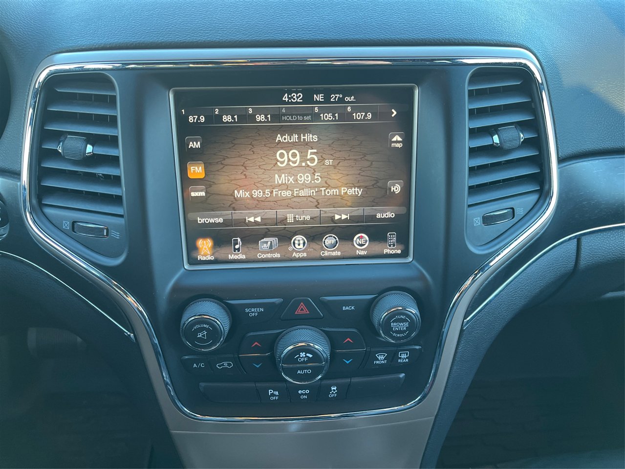 Used 2015 Jeep Grand Cherokee Limited image 14