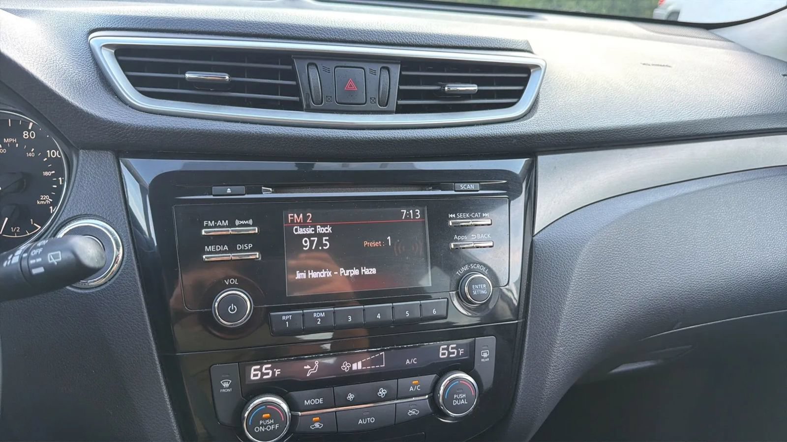 Used 2015 Nissan Rogue SV AWD/4WD image 27