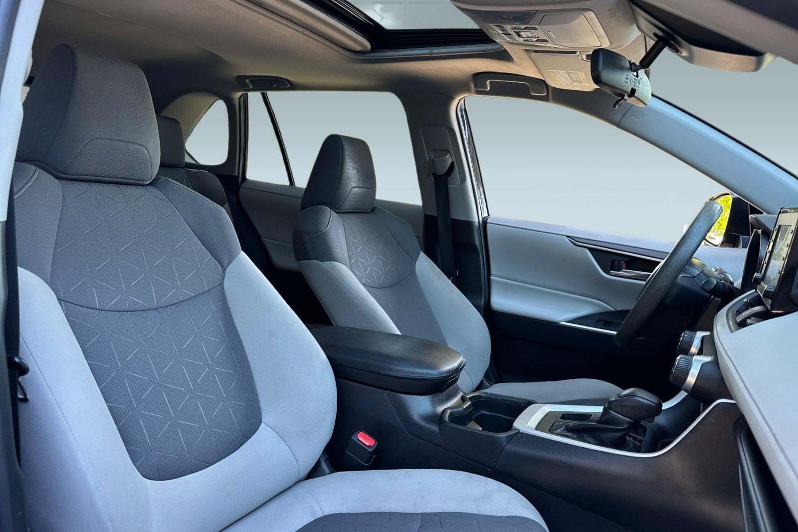 Used 2019 Toyota RAV4 XLE w/ All Weather Liner Package AWD/4WD image 27