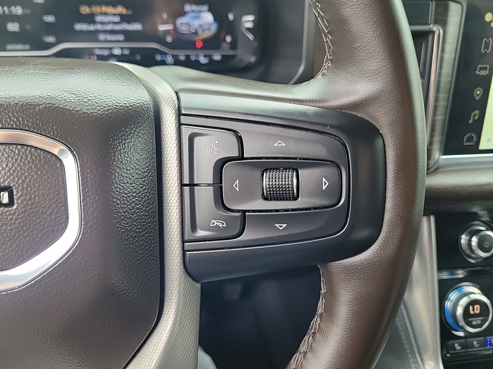 Used 2023 GMC Yukon Denali RWD image 20