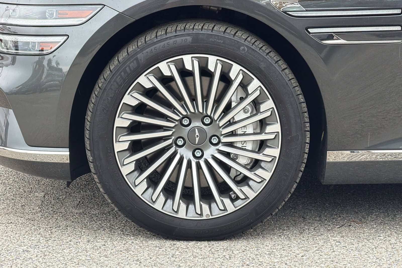 Used 2024 Genesis G80 image 26