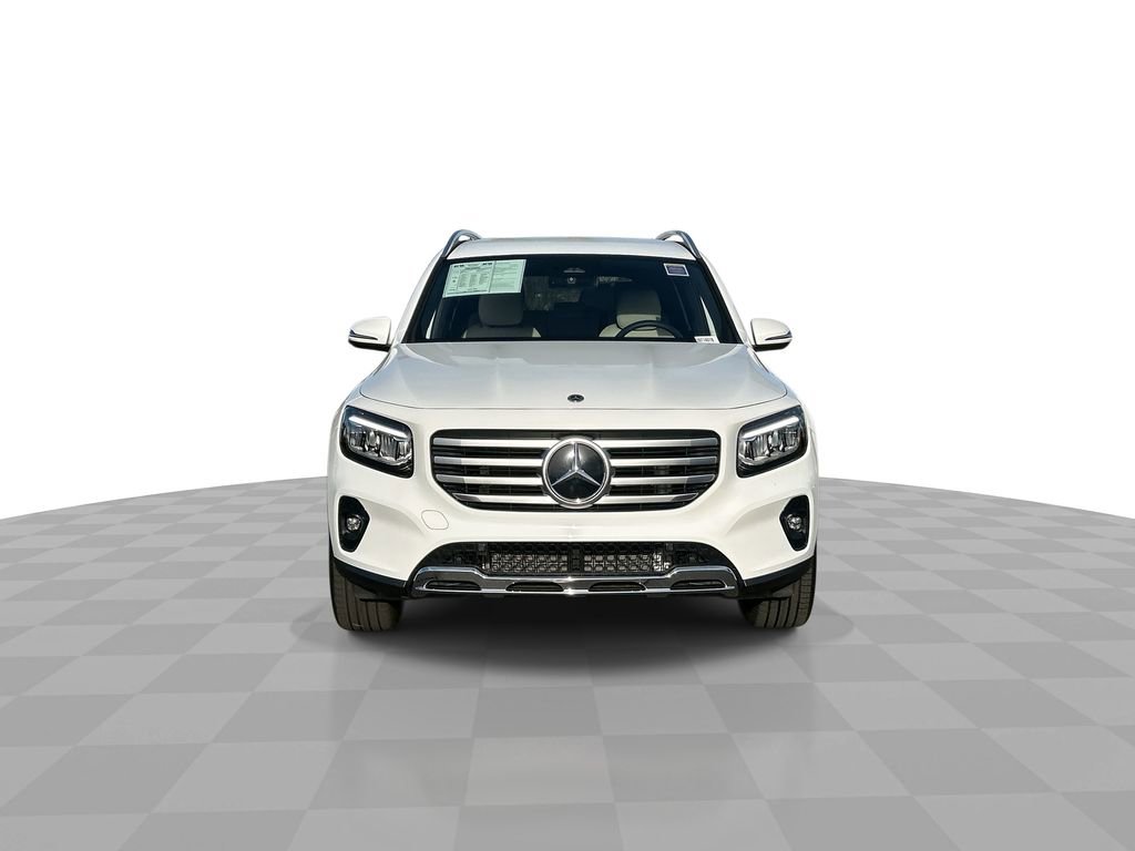 Used 2025 Mercedes-Benz GLB 250 4MATIC image 3