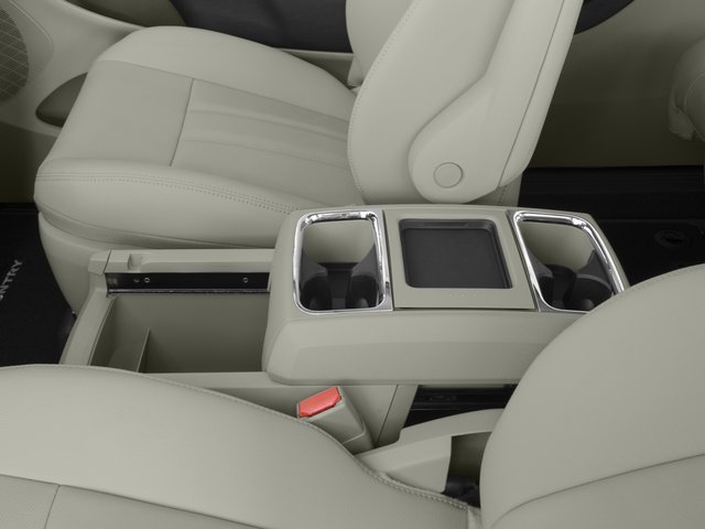 Certified 2016 Chrysler Town & Country Touring FWD image 15