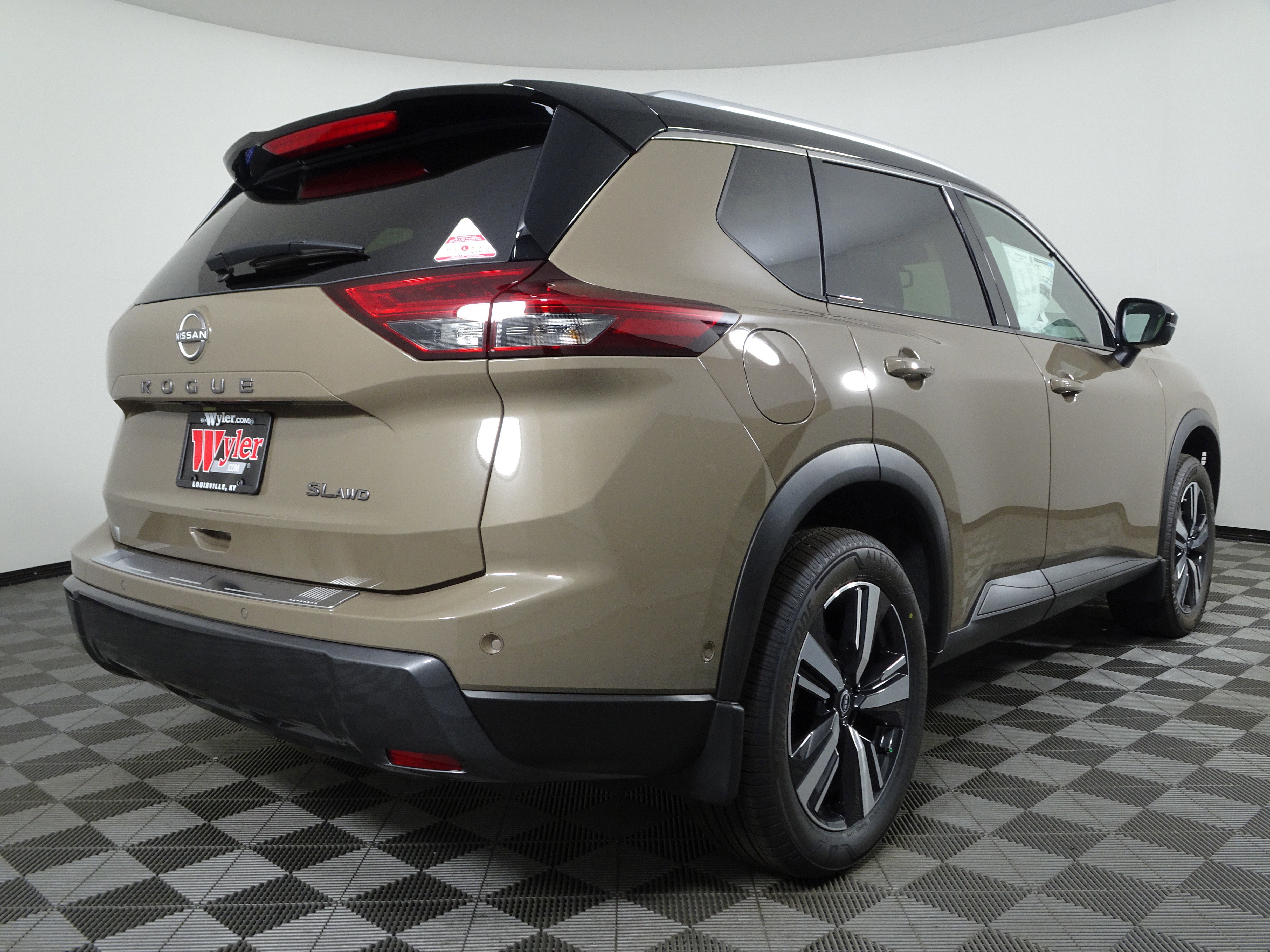 New 2025 Nissan Rogue SL w/ Tech Package image 3