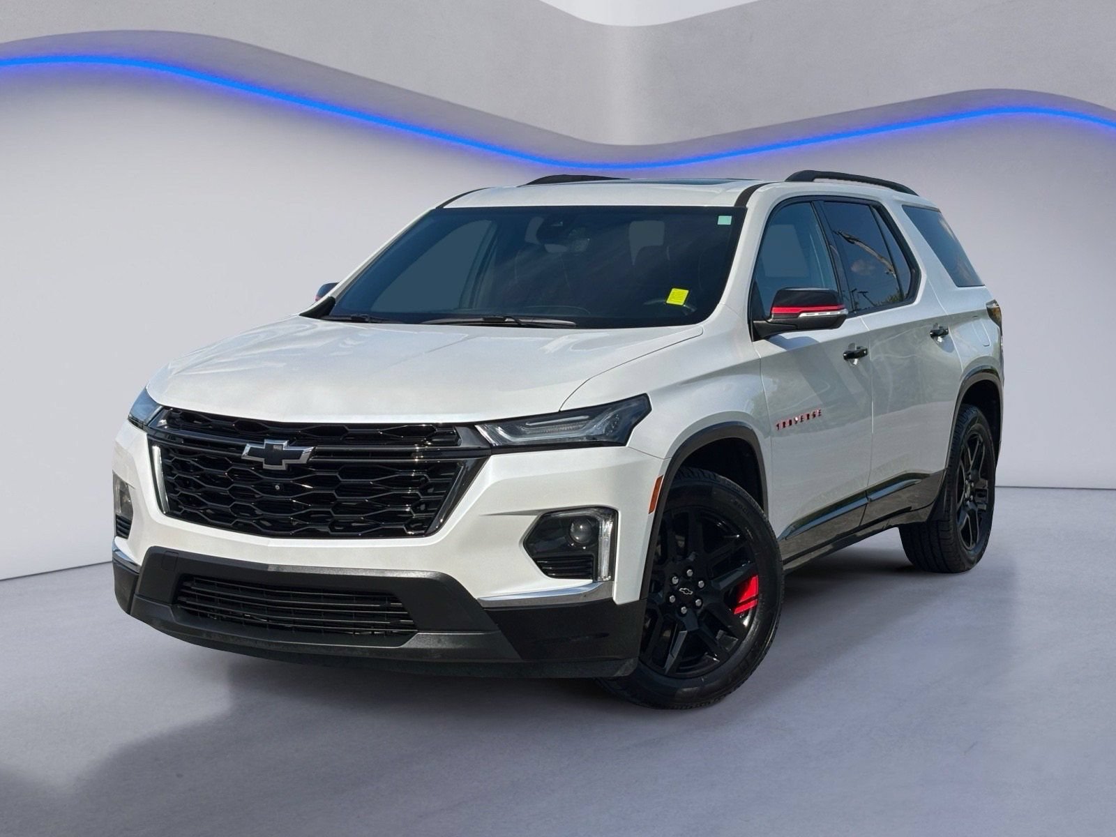 Used 2022 Chevrolet Traverse Premier w/ Redline Edition FWD video 2