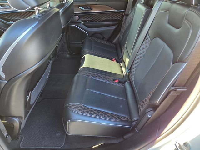 Used 2022 Jeep Grand Cherokee Summit w/ Adv Protech Group IV AWD/4WD image 11