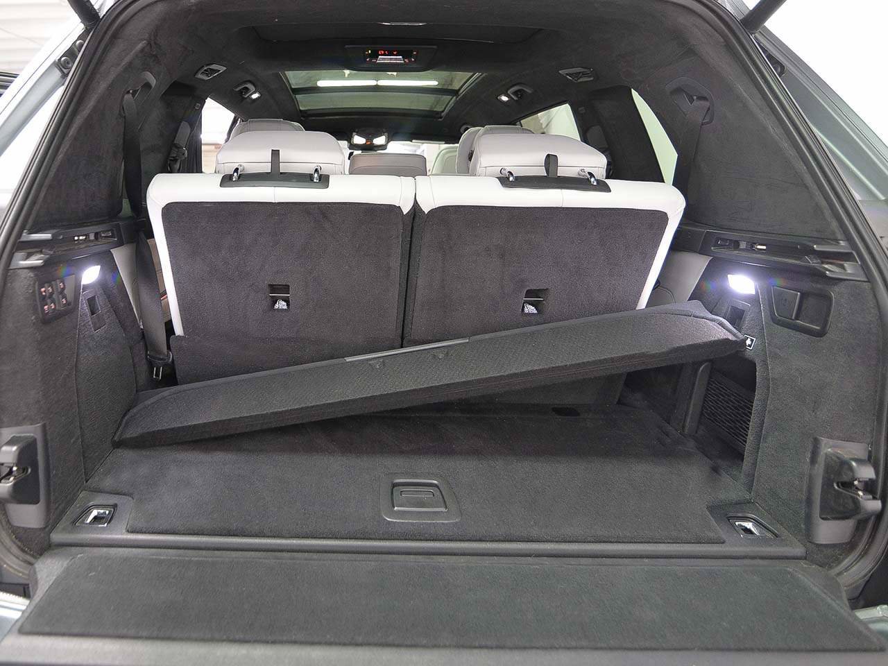 Certified 2024 BMW X7 xDrive40i w/ M Sport Package image 13