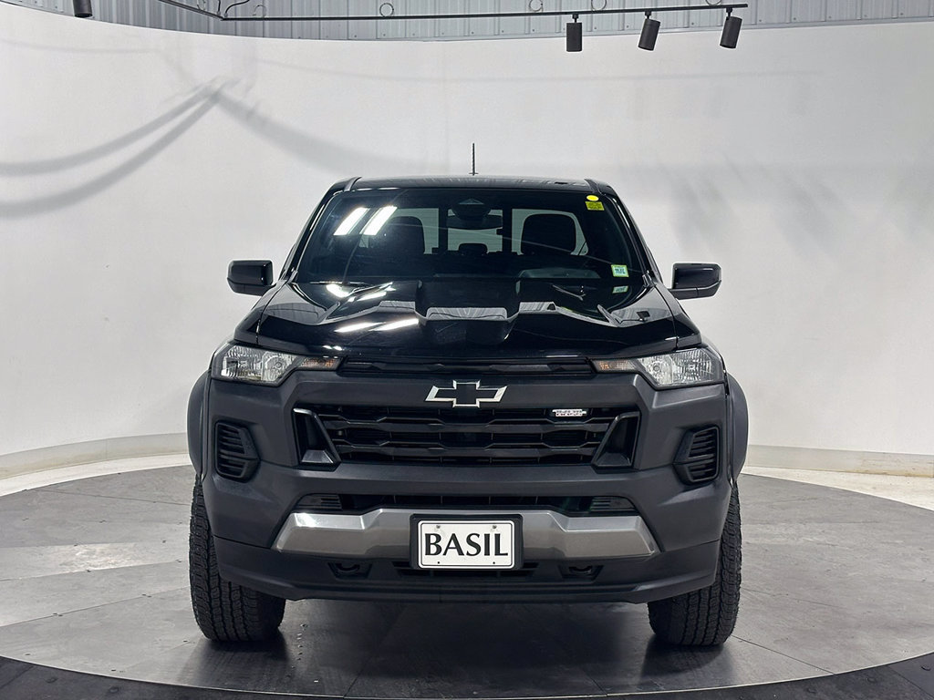 Used 2024 Chevrolet Colorado Trail Boss w/ Advanced Trailering Package AWD/4WD image 9