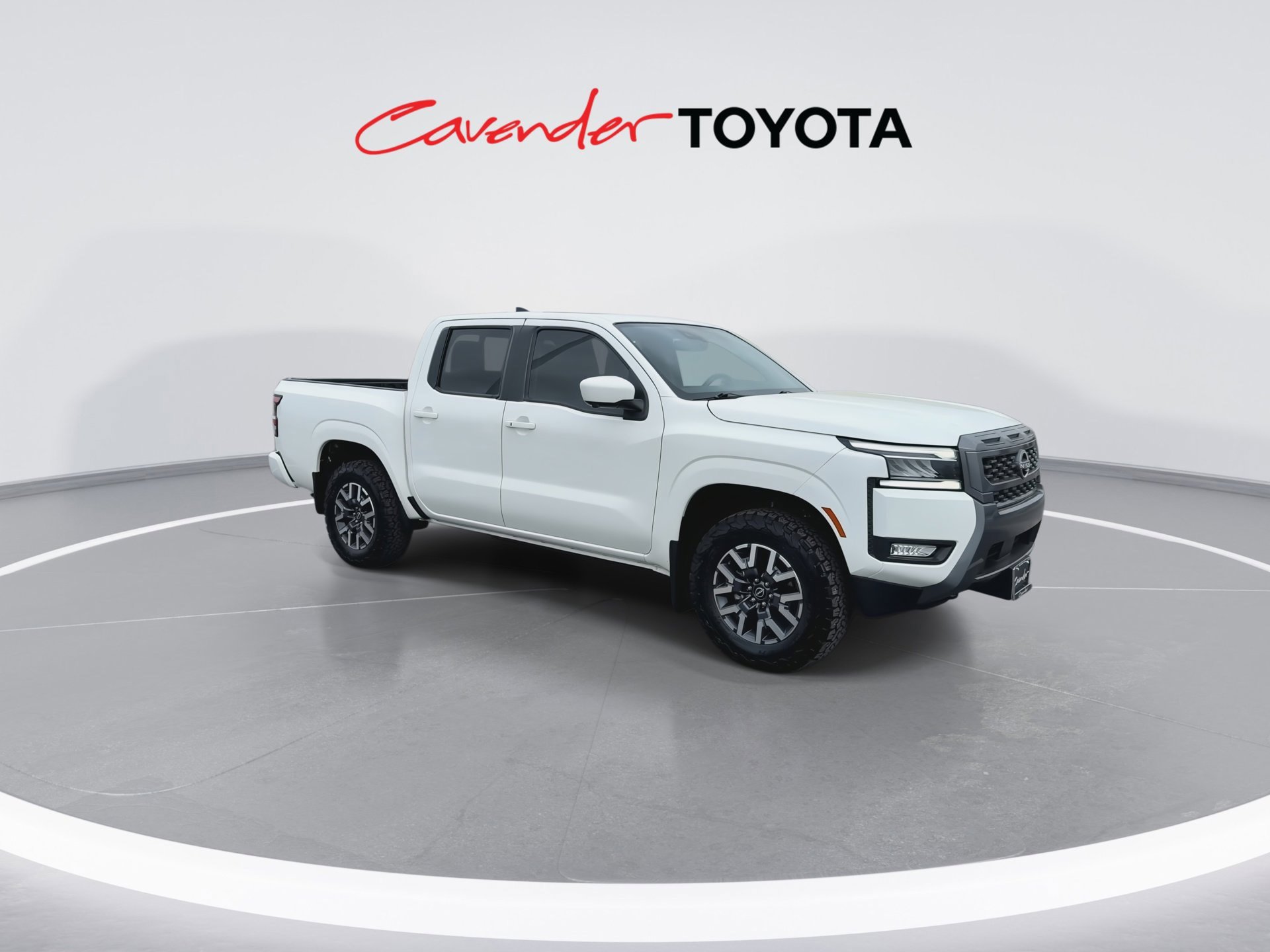 Used 2025 Nissan Frontier SL AWD/4WD image 2