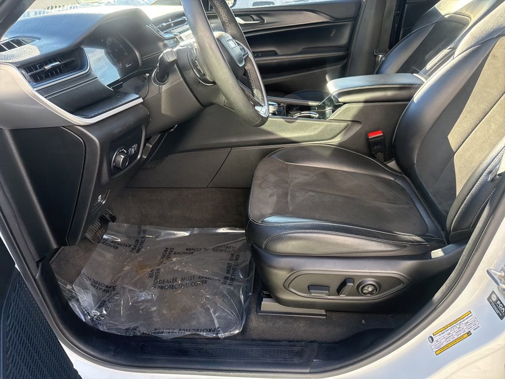 Used 2023 Jeep Grand Cherokee L Laredo image 15