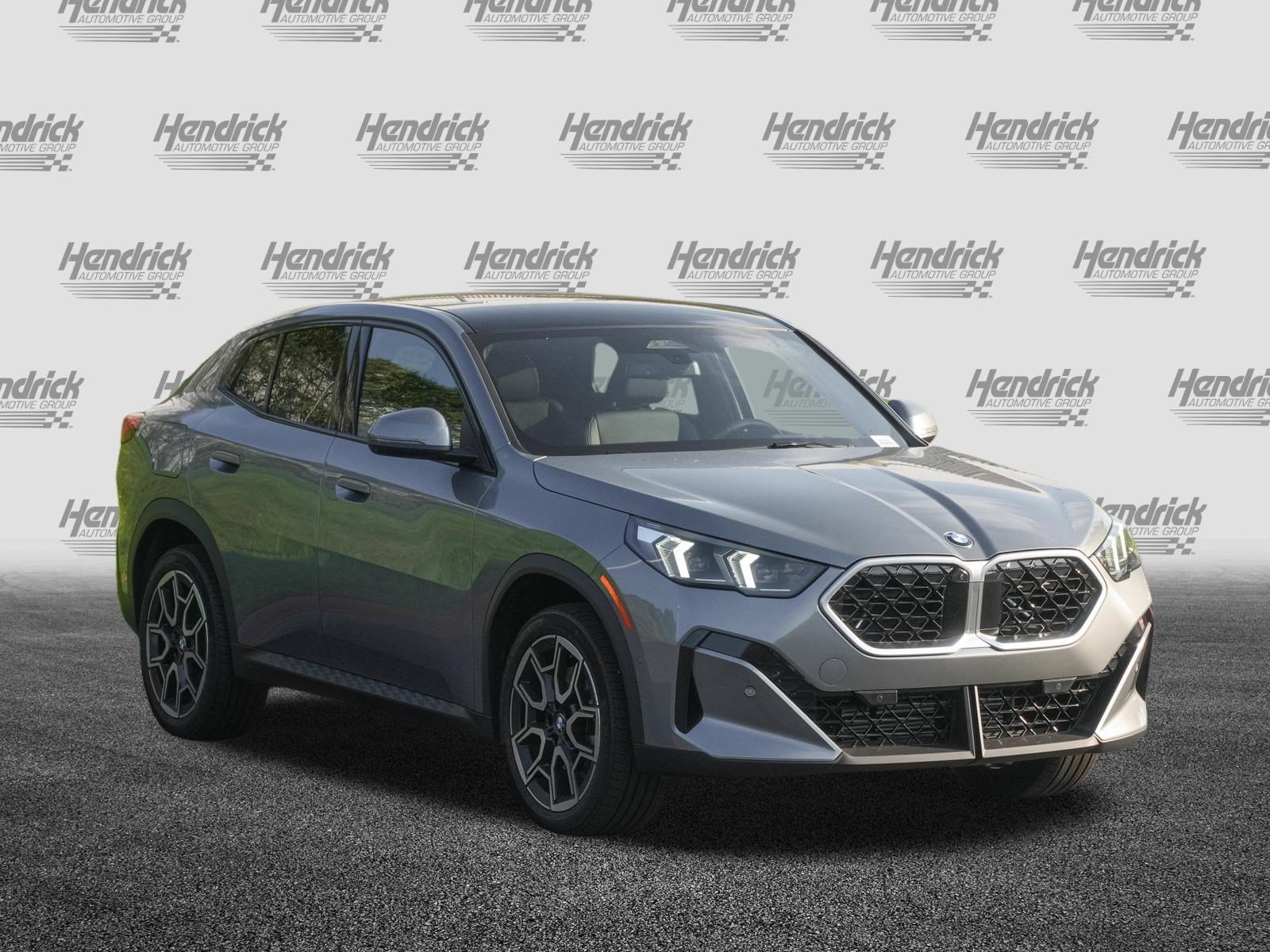 Certified 2025 BMW X2 xDrive28i AWD/4WD image 2