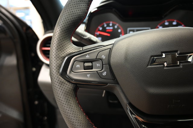 New 2026 Chevrolet Trax RS w/ Sunroof Package FWD image 23