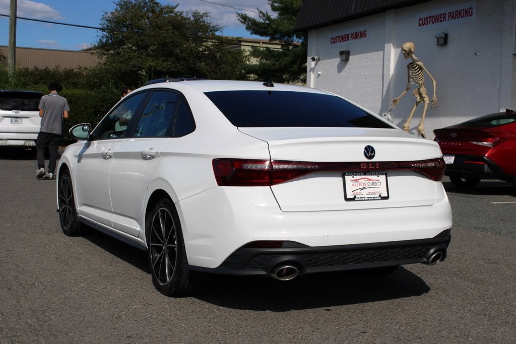 Used 2025 Volkswagen Jetta GLI Autobahn FWD image 6