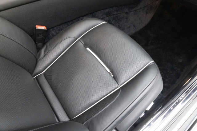 Used 2015 Rolls-Royce Wraith image 28