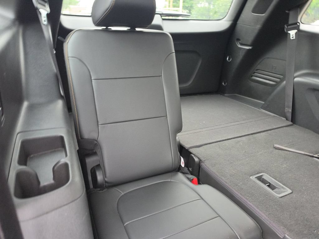 Used 2020 Chevrolet Traverse LT w/ LT Premium Package AWD/4WD image 7