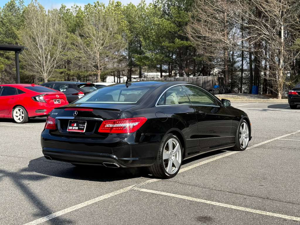 Used 2011 Mercedes-Benz E 550 Coupe image 4